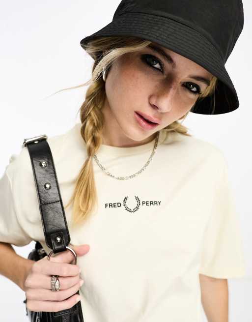 Fred Perry – Gräddvit t-shirt med logga