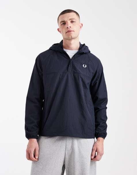 Fred Perry – Granatowa kurtka sportowa z kapturem, zamkiem pod szyją i logo, z tkaniny ripstop - view 1