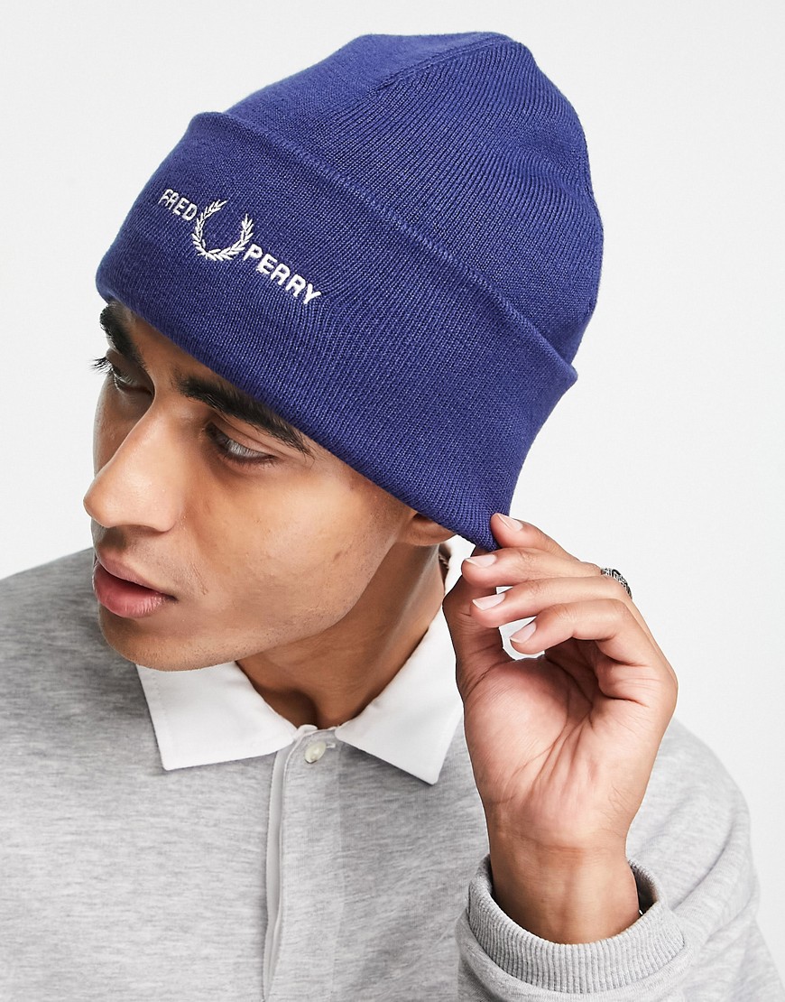Fred Perry Graphic Beanie In Navy