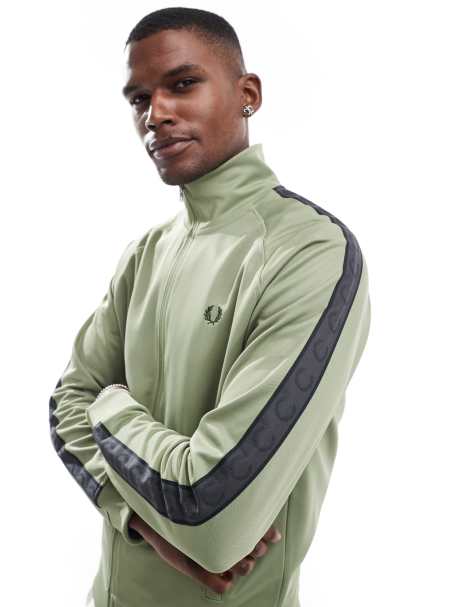 Fred Perry - Grøn træningsjakke med kontrasterende logobånd - view 1