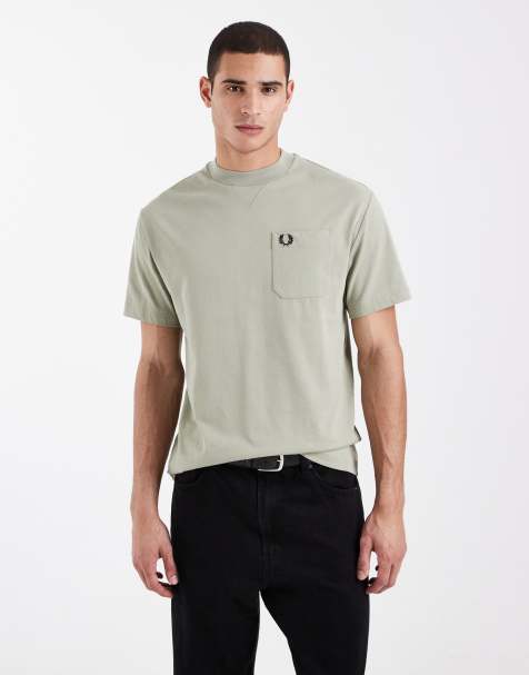 Fred Perry – Grön t-shirt med logga på fickan - view 1