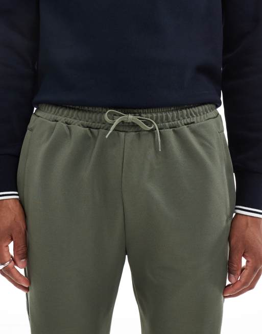 Fred Perry – Gröna träningsbyxor med kontrasterande banddetaljer, del av set, 5 av 5