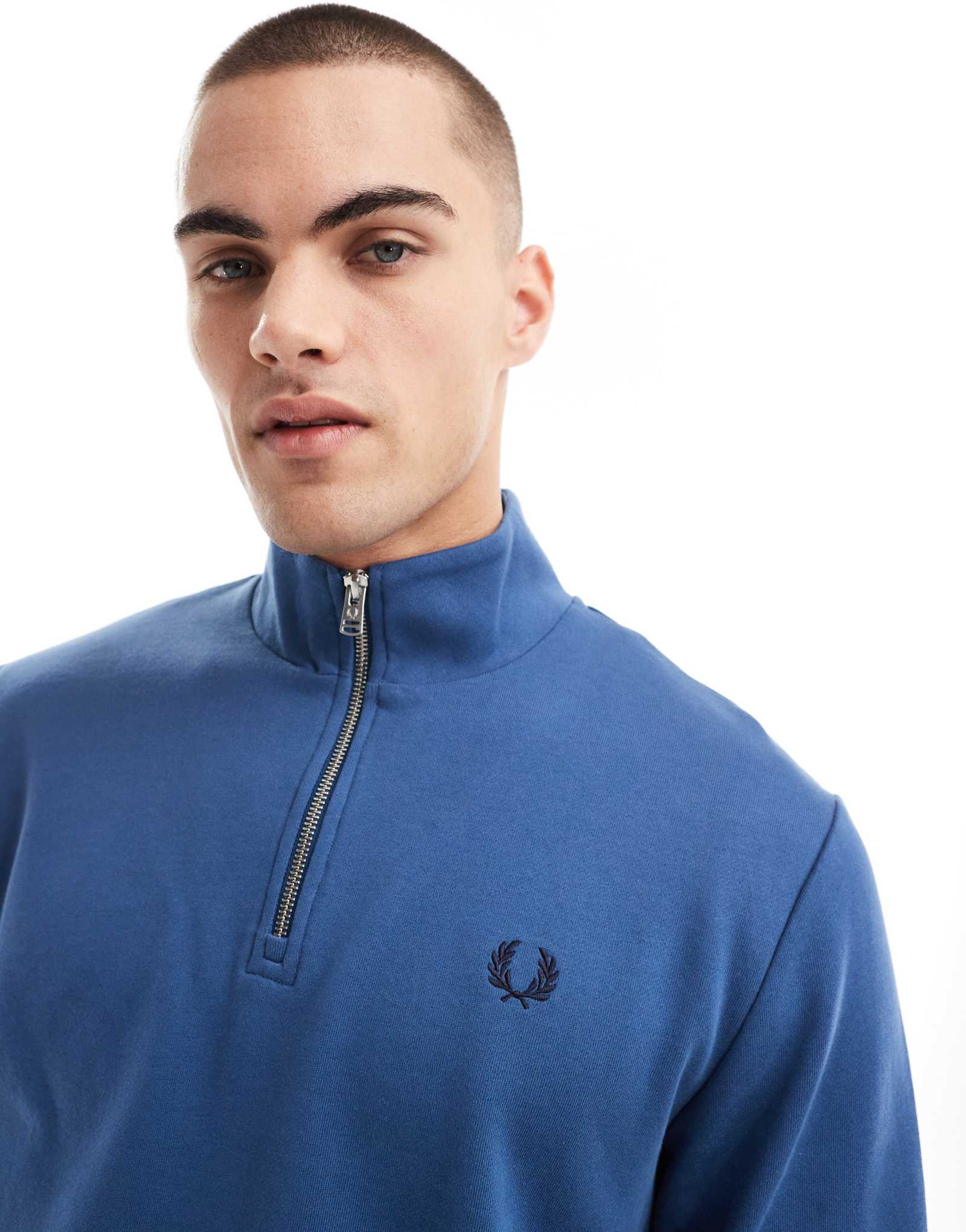 Синяя толстовка Fred Perry на молнии до половины длины