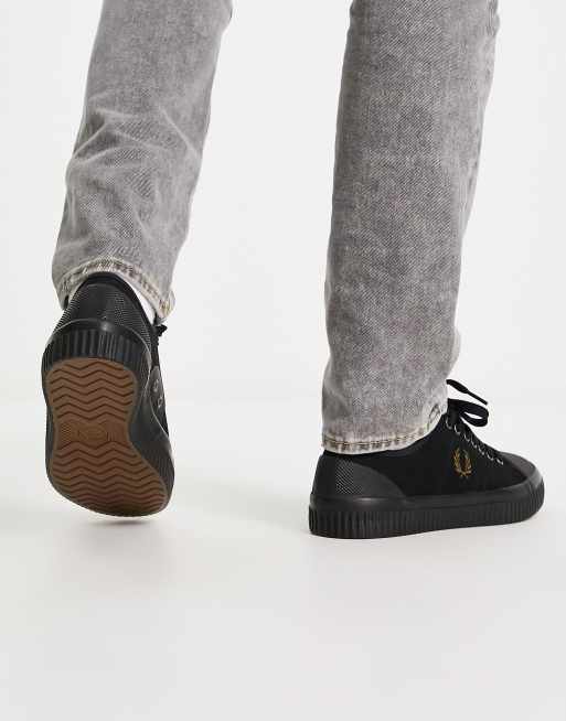 Fred Perry Hughes Niedrige Plimsolls in Schwarz