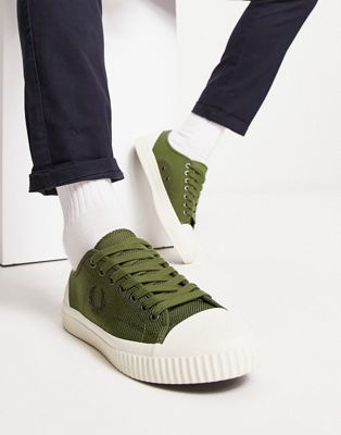 Fred Perry hughes plimsolls in khaki-Green