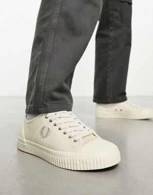 Fred Perry hughes plimsolls in white