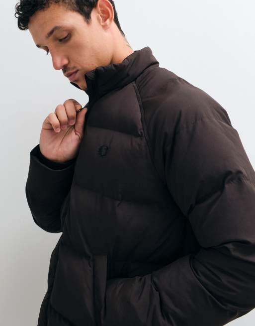 Fred Perry Jacke mit Raglanärmeln und Wattierung in Dunkelbraun, 4 von 5