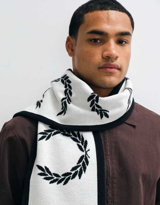 Fred Perry jacquard knitted laurelwreath logo scarf in white/black, 3 of 3