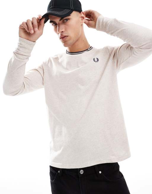 Fred Perry – Jasnobeżowy melanżowy T-shirt z długim rękawem wykończony podwójną lamówką