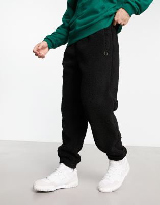 Fred Perry - Joggingbukser i sort imiteret lammeskind