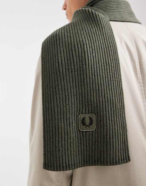 Fred Perry – Kakigrön, ribbad halsduk i bomull, 2 av 3