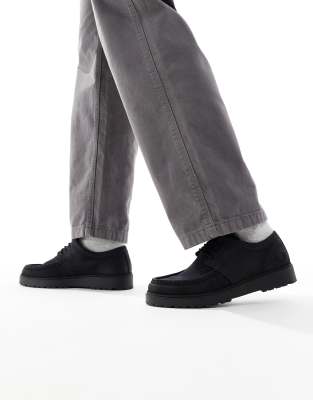 Fred Perry Fred Perry kenney low top waxed suede boots in dark grey
