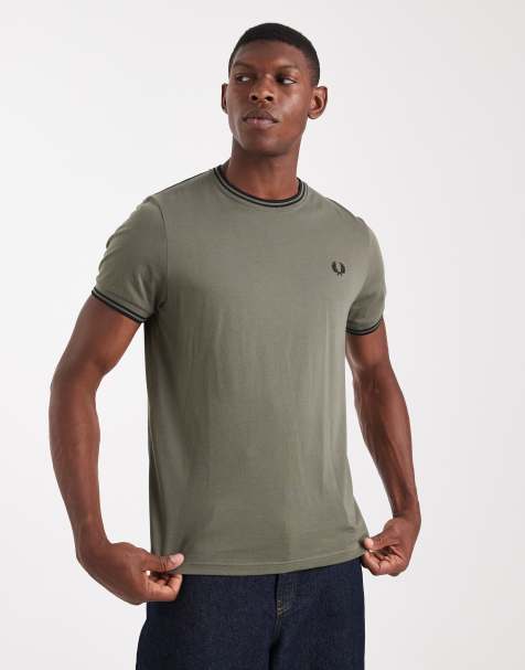 Fred Perry – Khaki T-Shirt mit zwei Zierstreifen - view 1