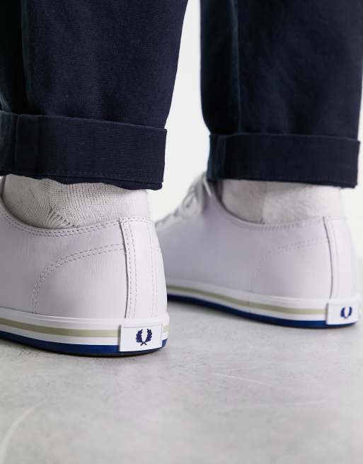 Fred perry kingston leather plimsolls best sale in white