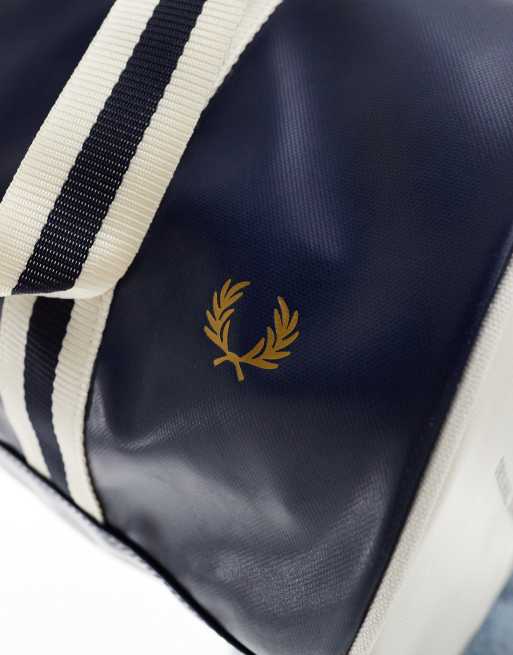 Fred Perry Klassische Sporttasche in Marineblau Ecru