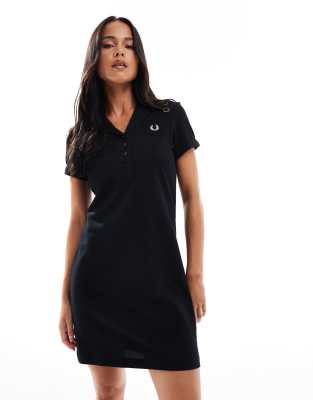 Fred Perry - Kleid aus Pikee in Schwarz mit Tasche