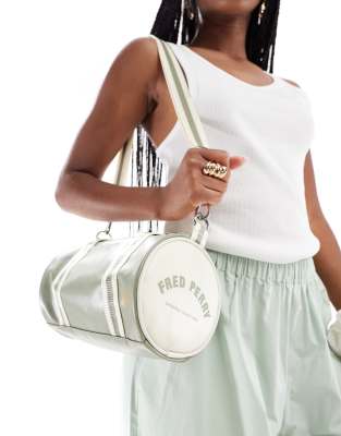 Fred Perry - Kleine Sporttasche in Grün