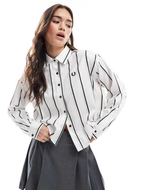Fred Perry – Koszula w kolorze złamanej bieli w pionowe paski o krótkim fasonie oversize z długimi rękawami