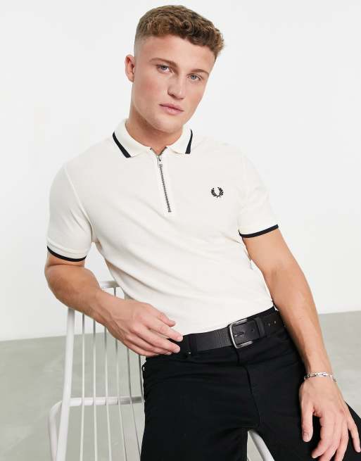Fred Perry – Kremowa koszulka polo z suwakiem pod szyją