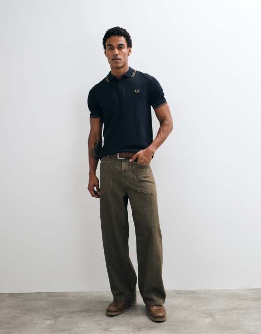Fred Perry kurzärmeliges Poloshirt mit Doppelstreifen und Logo in Marineblau/Bronze, 4 von 5