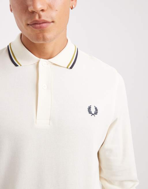 Fred Perry – Langärmliges Polohemd in Ecru mit Zierstreifen in Marineblau, 5 von 5