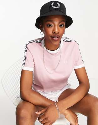 Fred Perry – Laurel – Anglerhut in Schwarz mit Kranz-Logo