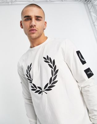 Fred Perry laurel wreath and badge long sleeve top in white - ASOS Price Checker