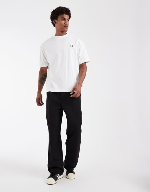 Fred Perry laurel wreath back print graphic t-shirt in white, 3 of 5
