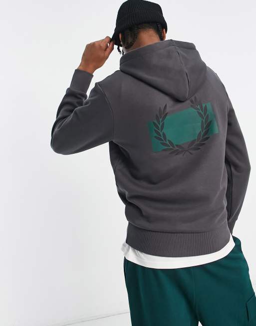 Fred Perry Laurel Wreath – Kapuzenpullover in Grau mit Print