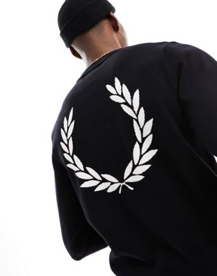 Fred Perry laurel wreath graphic jumper in black - ASOS Price Checker