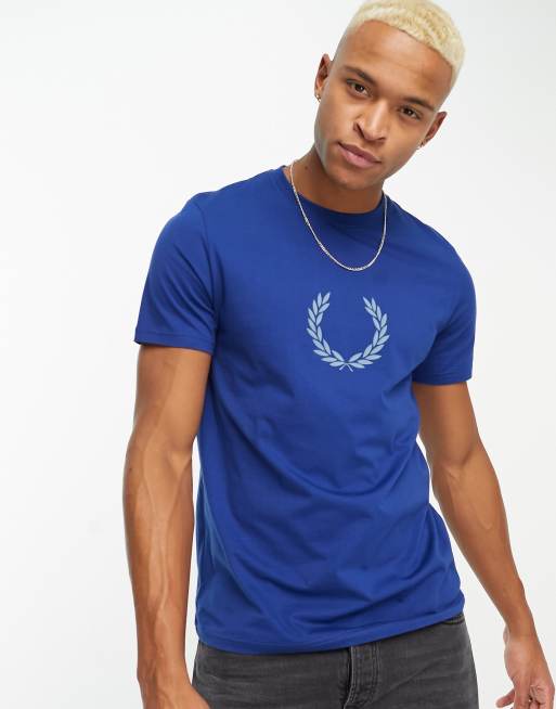Fred Perry Laurel Wreath – T-Shirt in Blau mit Grafikprint