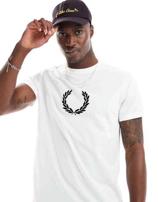 Fred Perry Laurel Wreath- T-shirt met geflockte lauwerkrans in wit