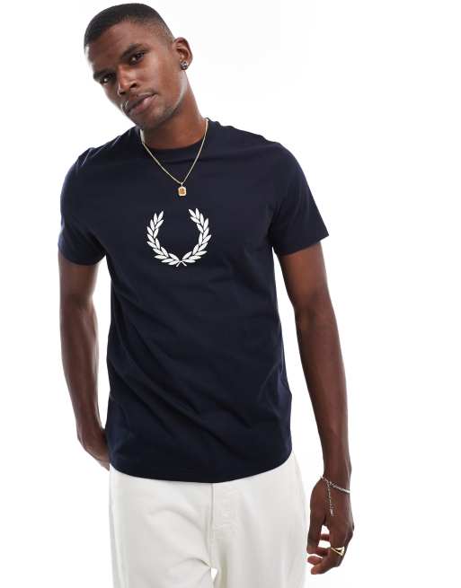 Fred Perry - Laurel Wreath - T-shirt met grafische print in marineblauw