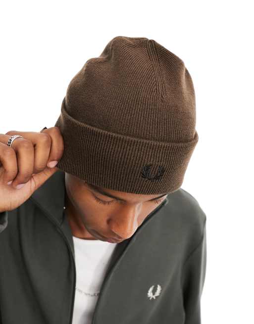 【秋冬おすすめ】FRED PERRY Emblem Logo Beanie Fred Perry knit logo tipped beret in black | ASOS