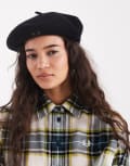 [Fred Perry] Fred Perry logo beret in black One Size BLACK
