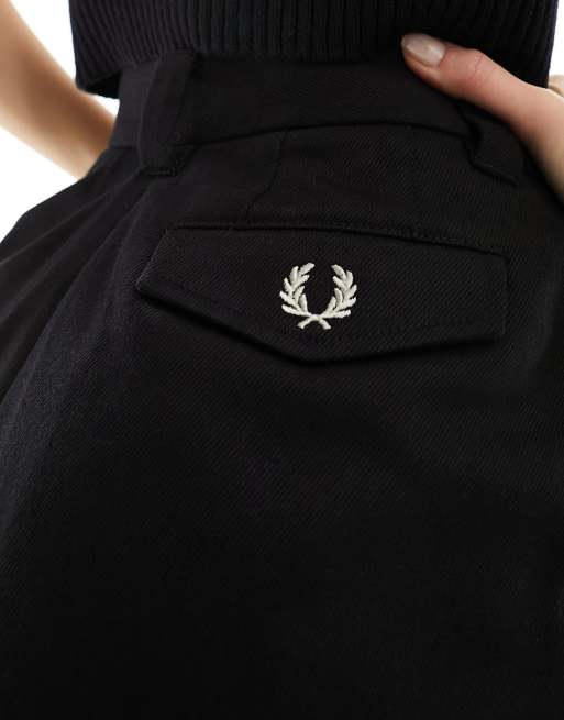 ■FRED PERRY■ Womens Longline Twill Shorts Black AFPF241710 Fred Perry longline twill shorts in black | ASOS