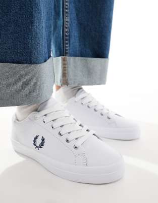 Fred Perry - Lottie - Strukturierte Leder-Sneaker in Weiß