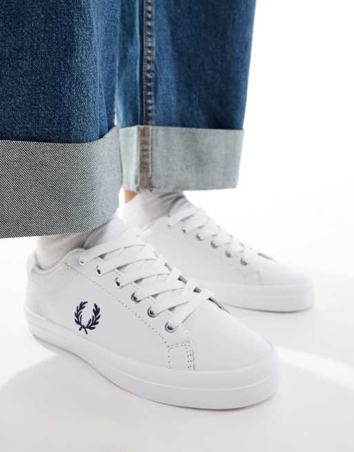 Fred Perry – Lottie – Strukturierte Leder-Sneaker in Weiß