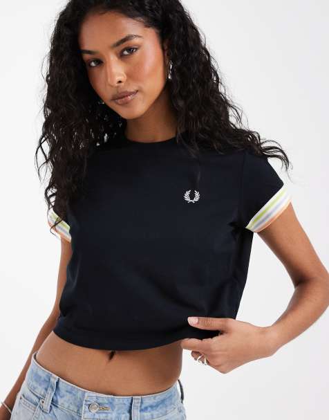 Fred Perry – Marinblå t-shirt i pikétyg med randiga muddar - view 1