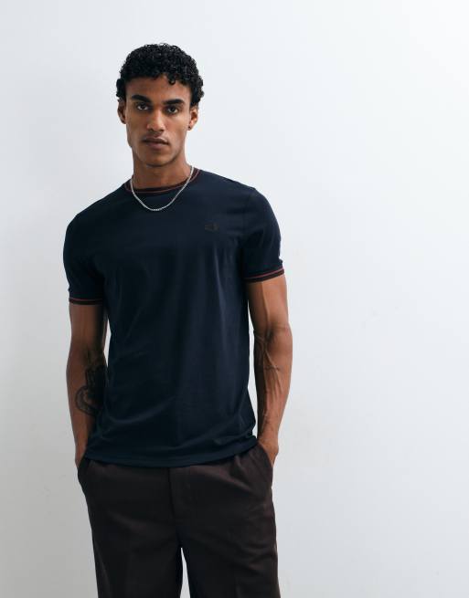 Fred Perry – Marinblå t-shirt med kontrasterande ränder, 4 av 5