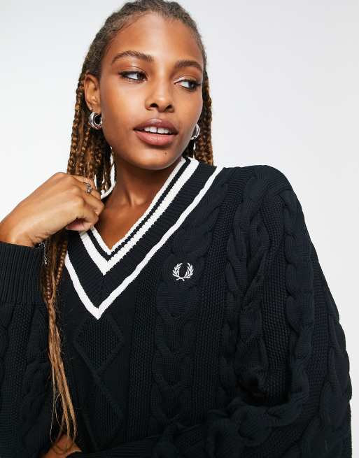 Fred Perry - Marineblå kabelstrikket trøje med V-hals 