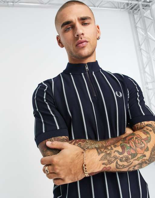 Fred Perry - Marineblå poloskjorte med lodrette striber i piqué