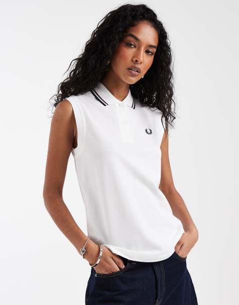 Fred Perry - Mouwloos poloshirt met dubbel gekleurd randje in wit met marineblauwe en rode biezen - view 1