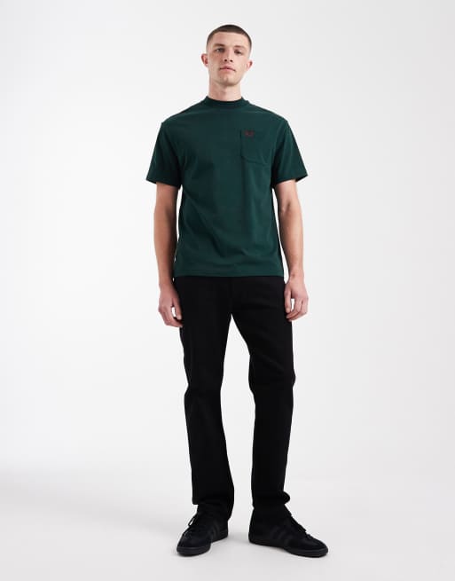 Fred Perry - Mørkegrøn T-shirt med lomme og logodetalje, 2 af 5