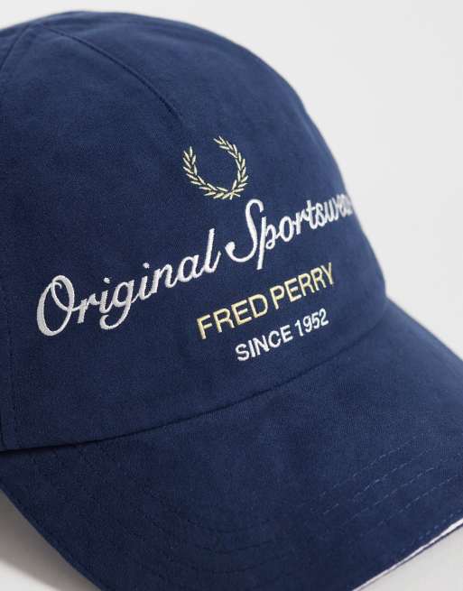 Fred Perry – Niebieska czapka z daszkiem z mikrofibry z lamówką i logo, 2 z 3