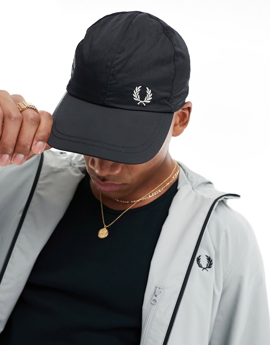 Fred Perry nylon adjustable toggle cap in black