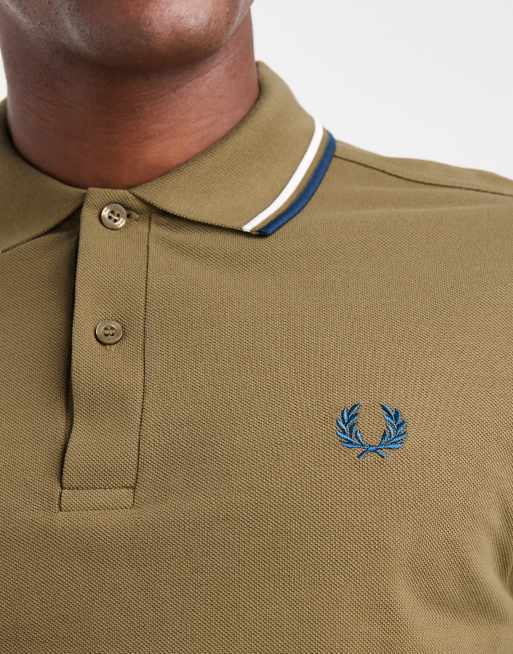 Fred Perry - Olivengrøn poloskjorte med dobbelte striber i kanterne, 5 af 5