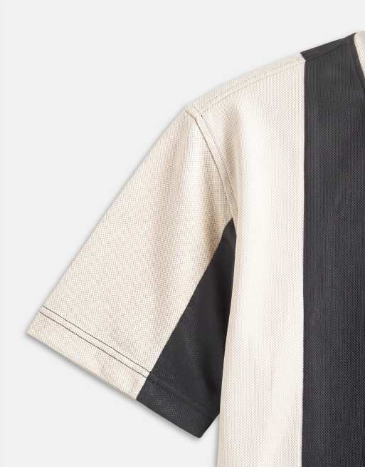 Fred Perry panelerad pikétröja med cut and sew i naturvit och khaki, 9 av 9