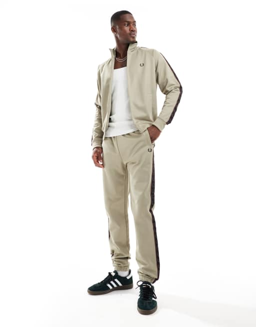 Fred Perry - Pantaloni sportivi beige con fettuccia a contrasto in coordinato