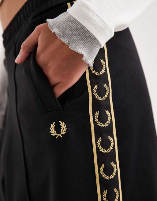 Fred Perry - Pantaloni sportivi neri con fettuccia con logo in coordinato, 5 di 5